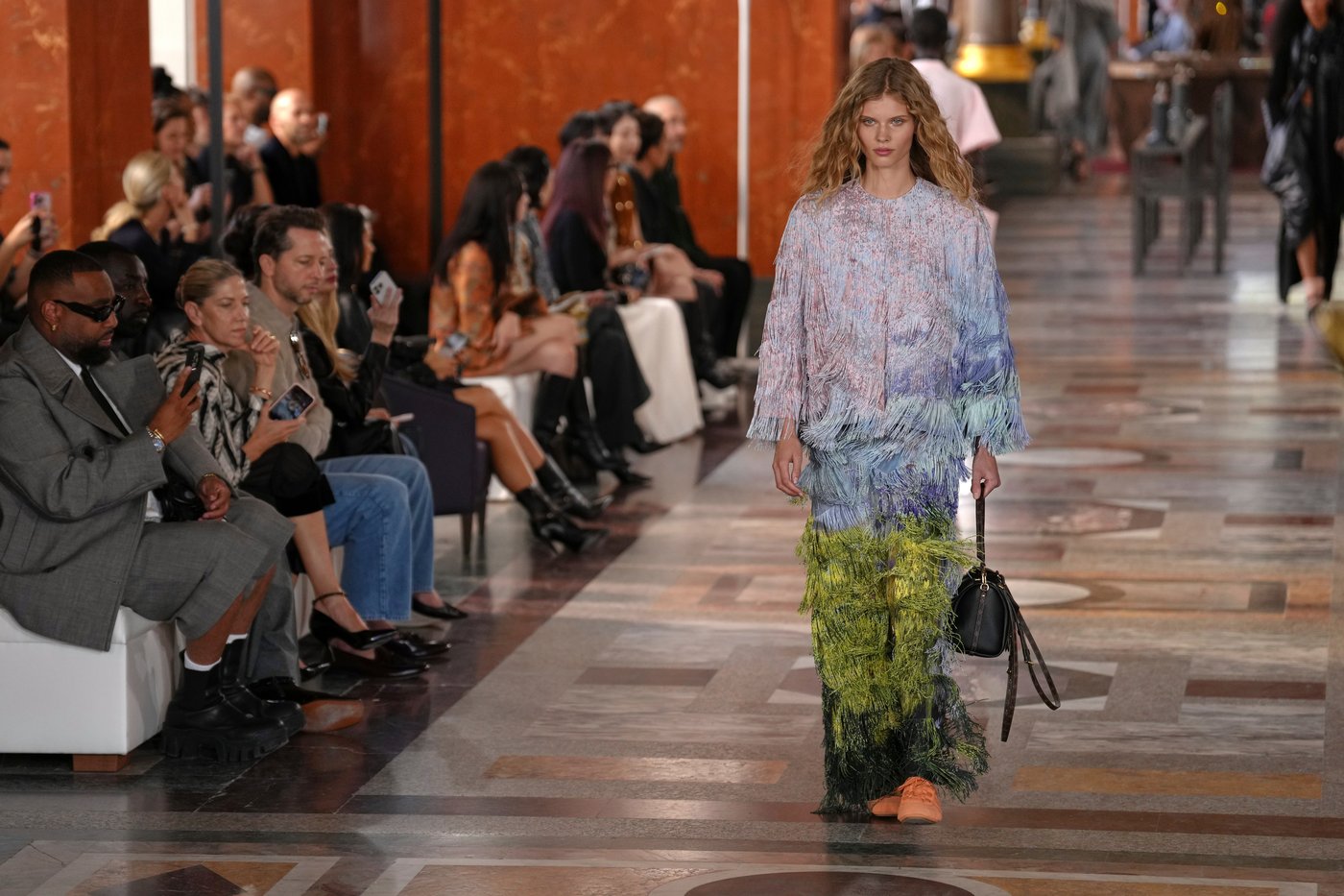 At Vuitton, the Louvre is a stage for stars, spectacle and Paris Fashion Week's moving masterpiece | iNFOnews.ca
