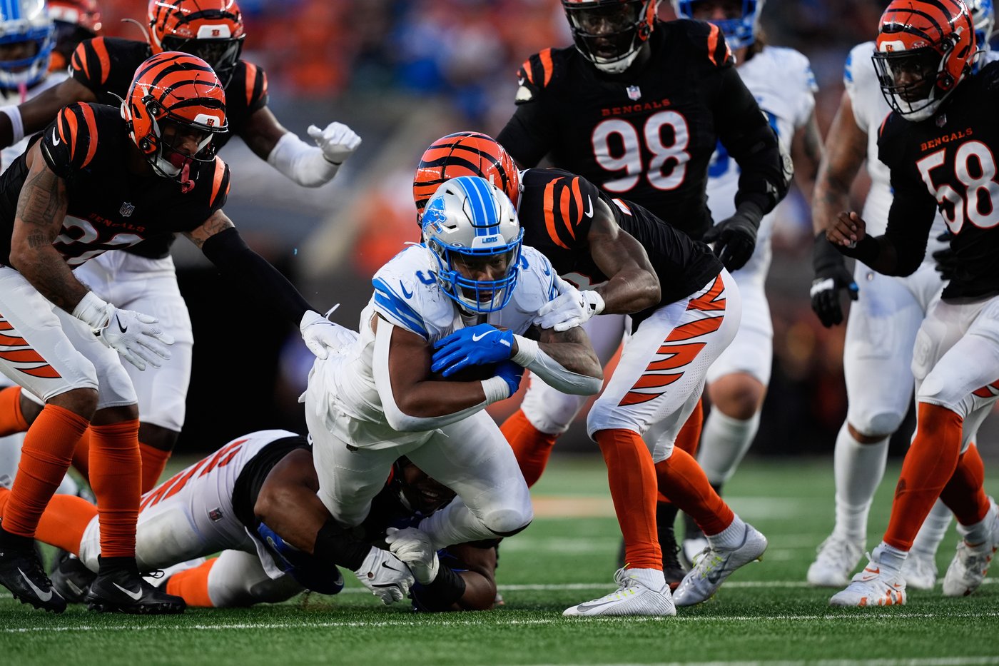 Lions try to extend winning streak to 5 as they visit Chiefs on Sunday night | iNFOnews.ca