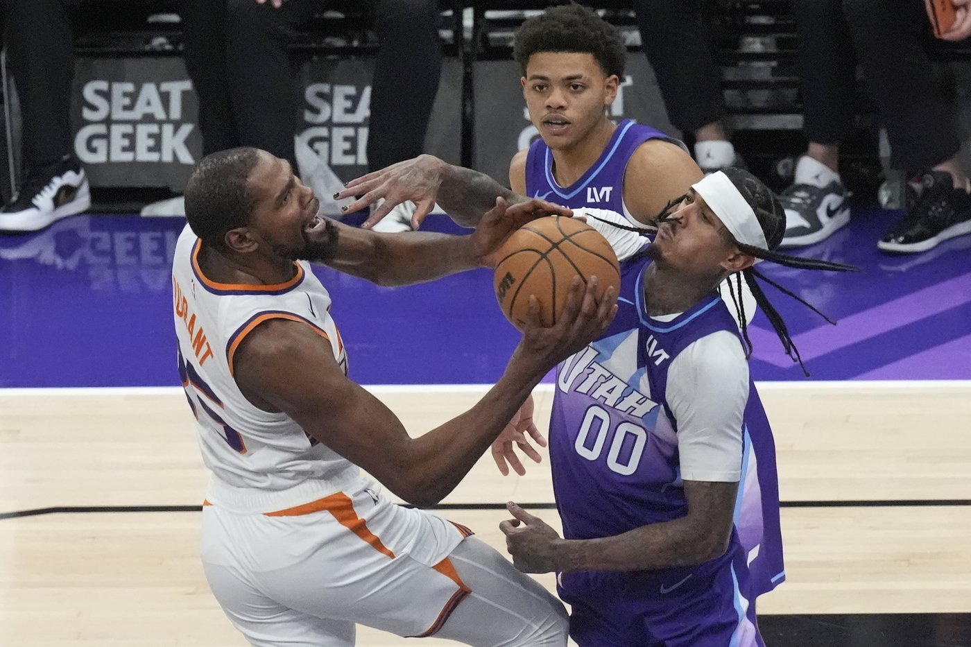 Devin Booker and Kevin Durant lead the Suns past the Jazz, 134-126 | iNFOnews.ca