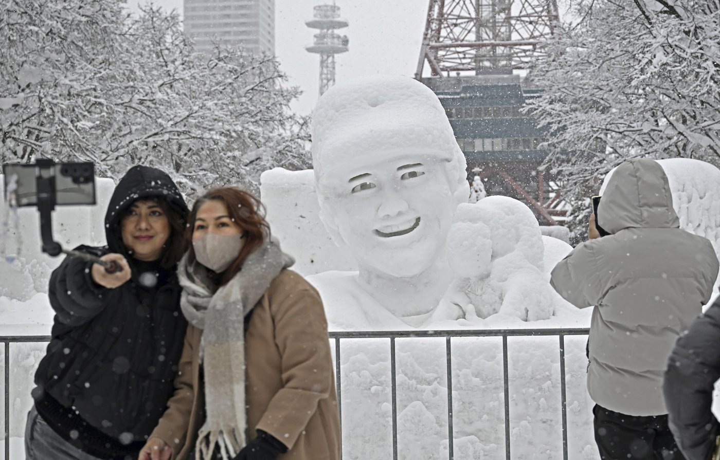 Parts of northern Japan have 4 feet of snow and more is falling | iNFOnews.ca