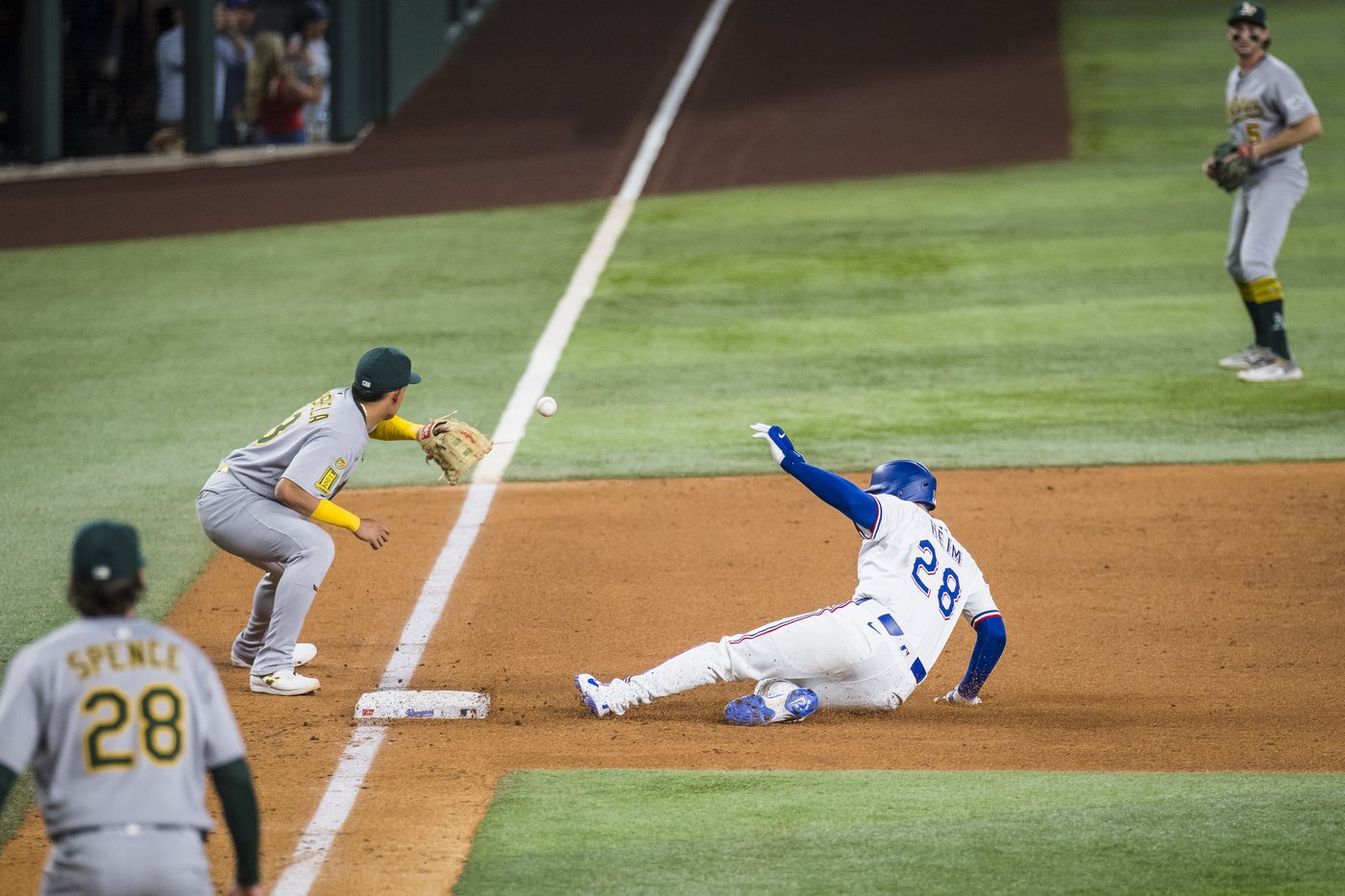 Soderstrom hits a 2-run double as the A's knock off the Rangers 2-1 | iNFOnews.ca Soderstrom hits a 2-run double as the A's knock off the Rangers 2-1 | iNFOnews.ca