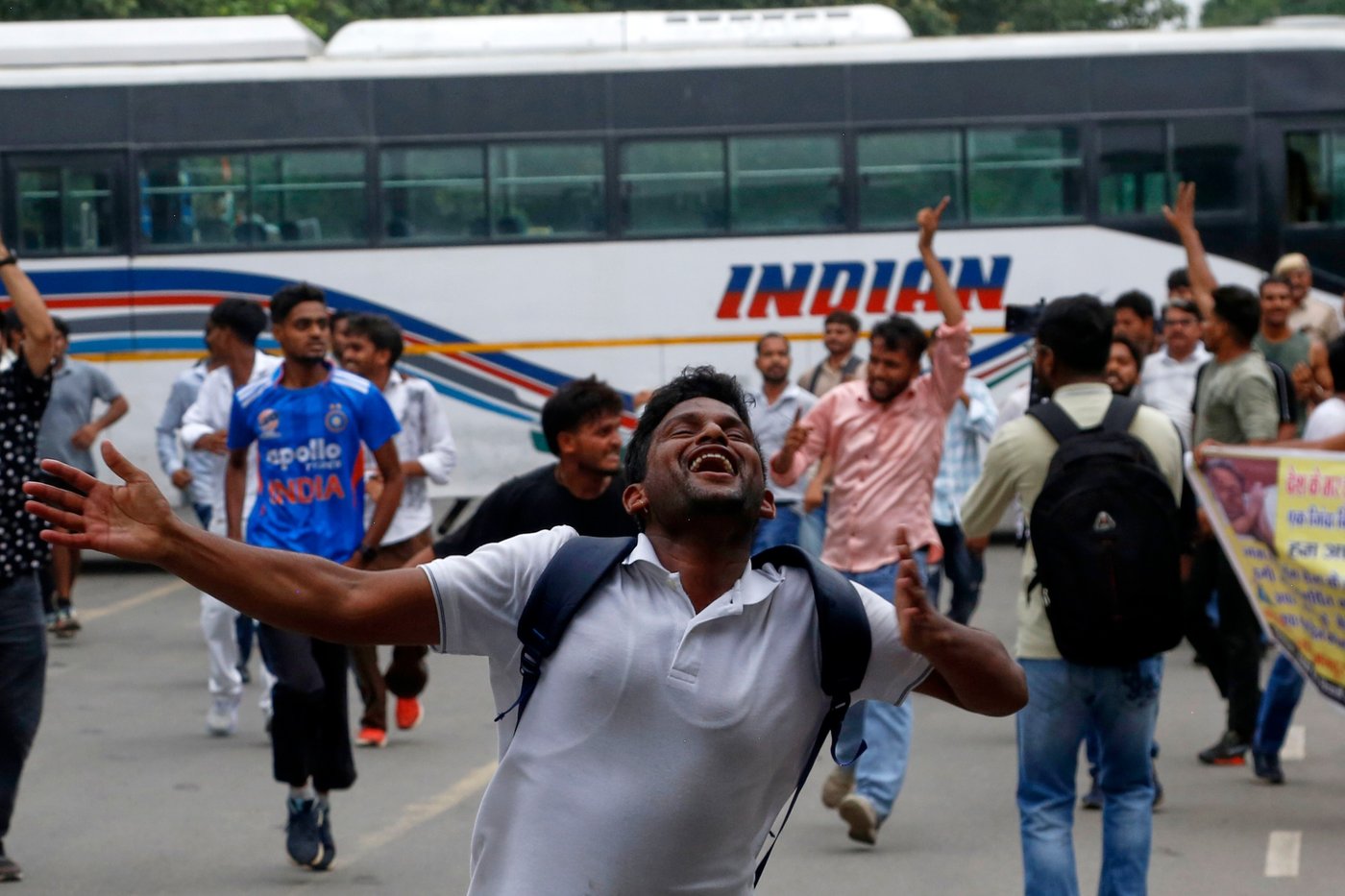 India police use tear gas to stop march on Parliament by Cockroach movement supporters | iNFOnews.ca