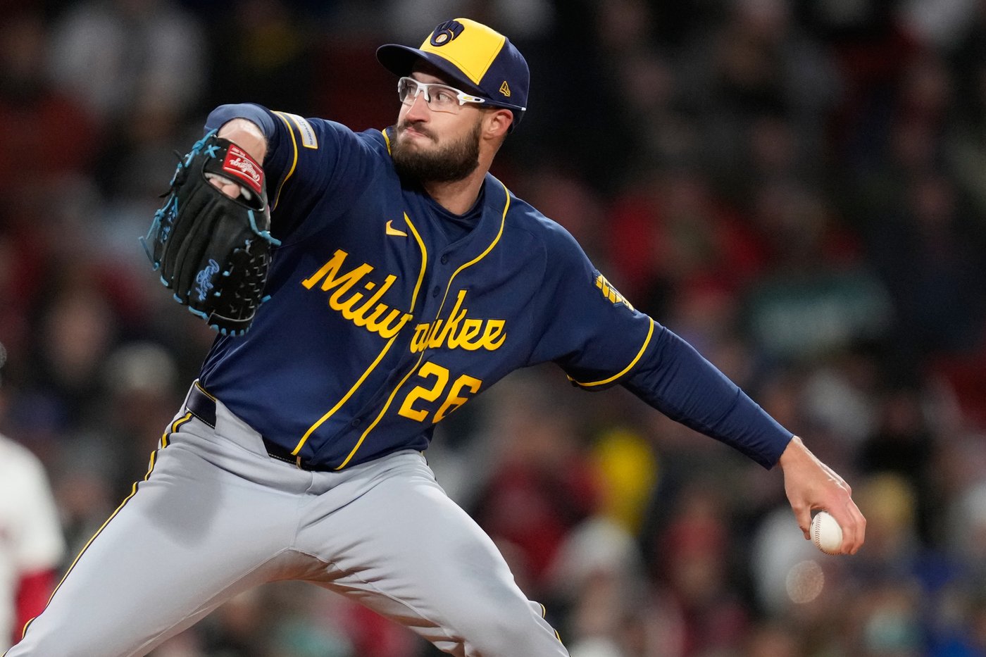 Brewers beat stumbling Red Sox 8-6 behind Mitchell's tiebreaking single and 3 hits from Yelich | iNFOnews.ca