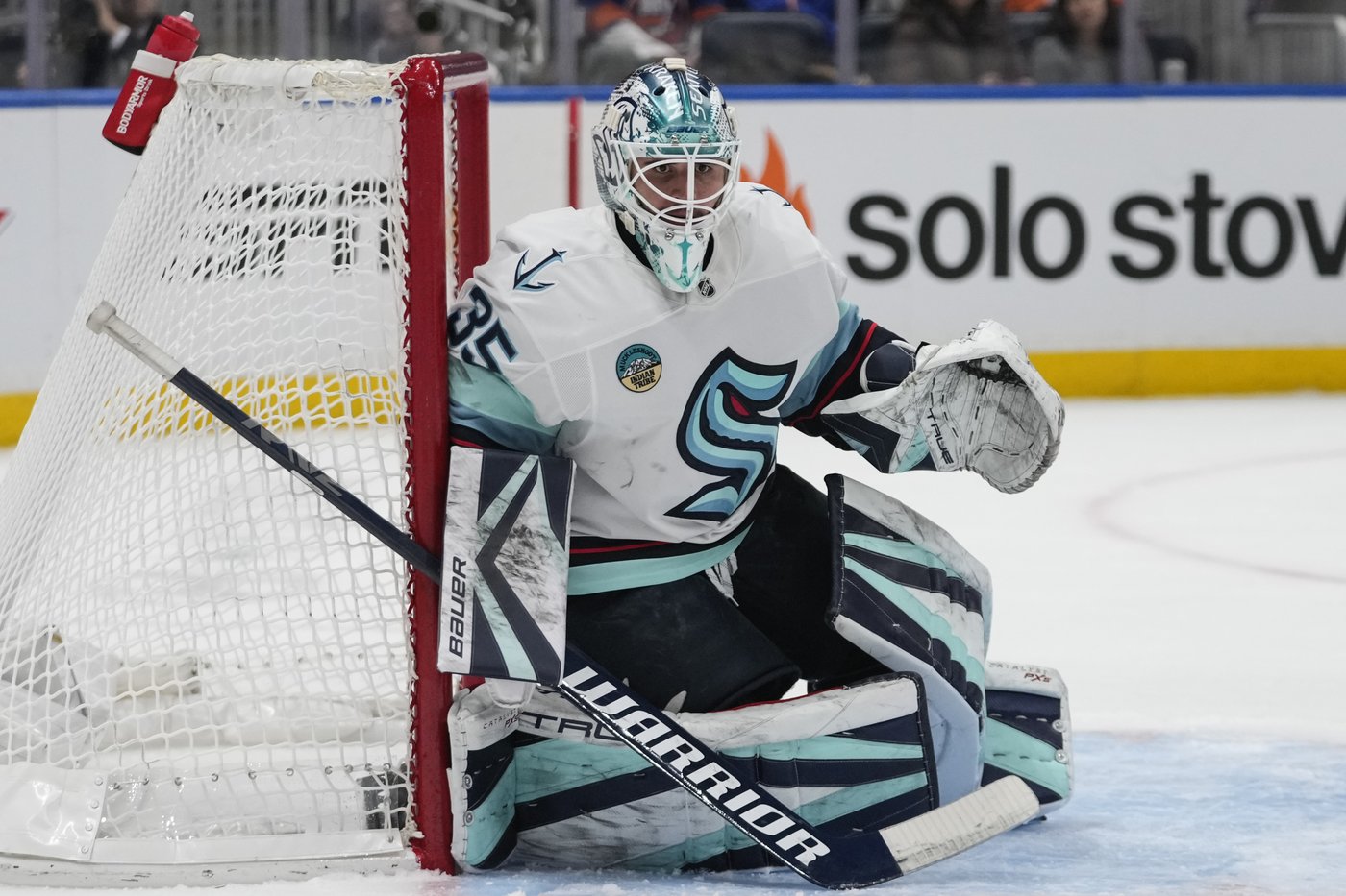 Dunn, Daccord lead Kraken to 5-2 win over Islanders | iNFOnews.ca