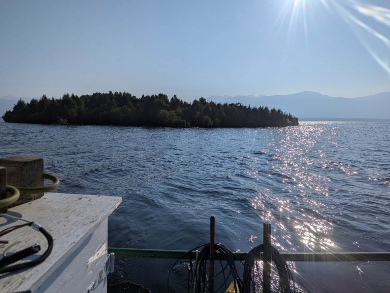 B.C. boaters warned to avoid mysterious floating island | iNFOnews.ca