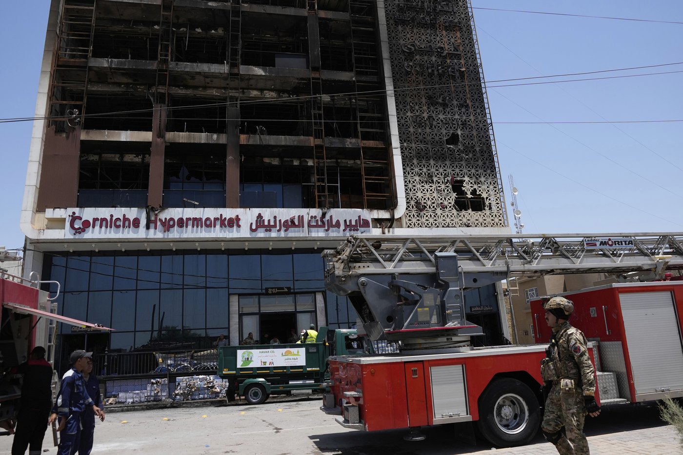 A fire at a shopping center in eastern Iraq kills more than 60 people | iNFOnews.ca