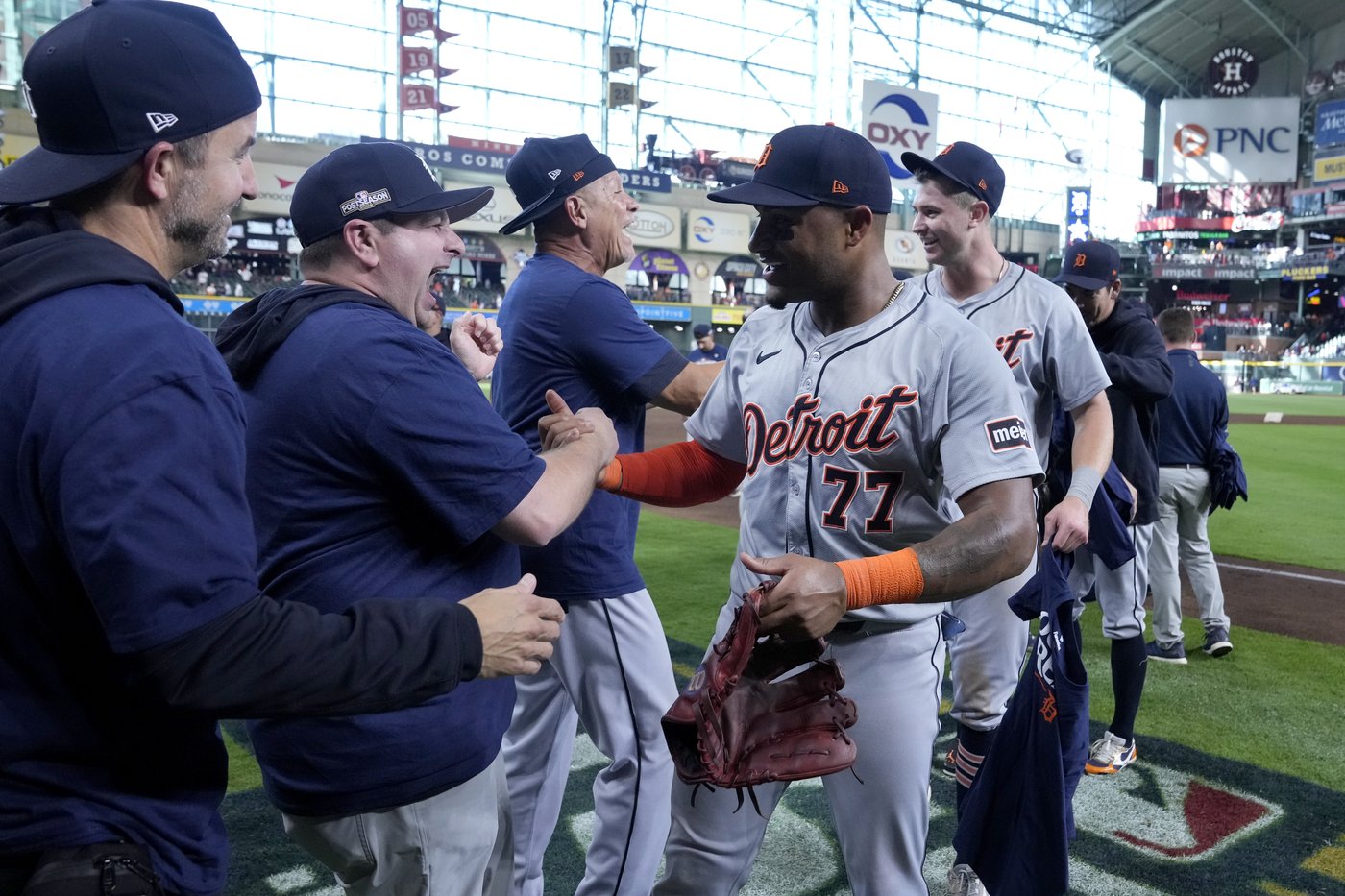 Tigers beat Astros 5-2 for AL Wild Card Series sweep | iNFOnews.ca