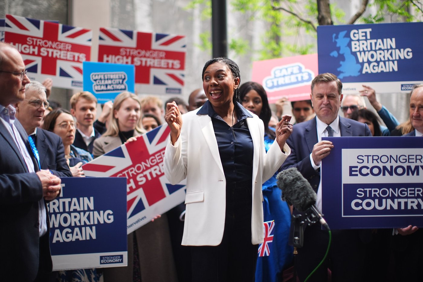 Starmer says he won't quit after local elections deliver losses for Labour and wins for Reform UK | iNFOnews.ca
