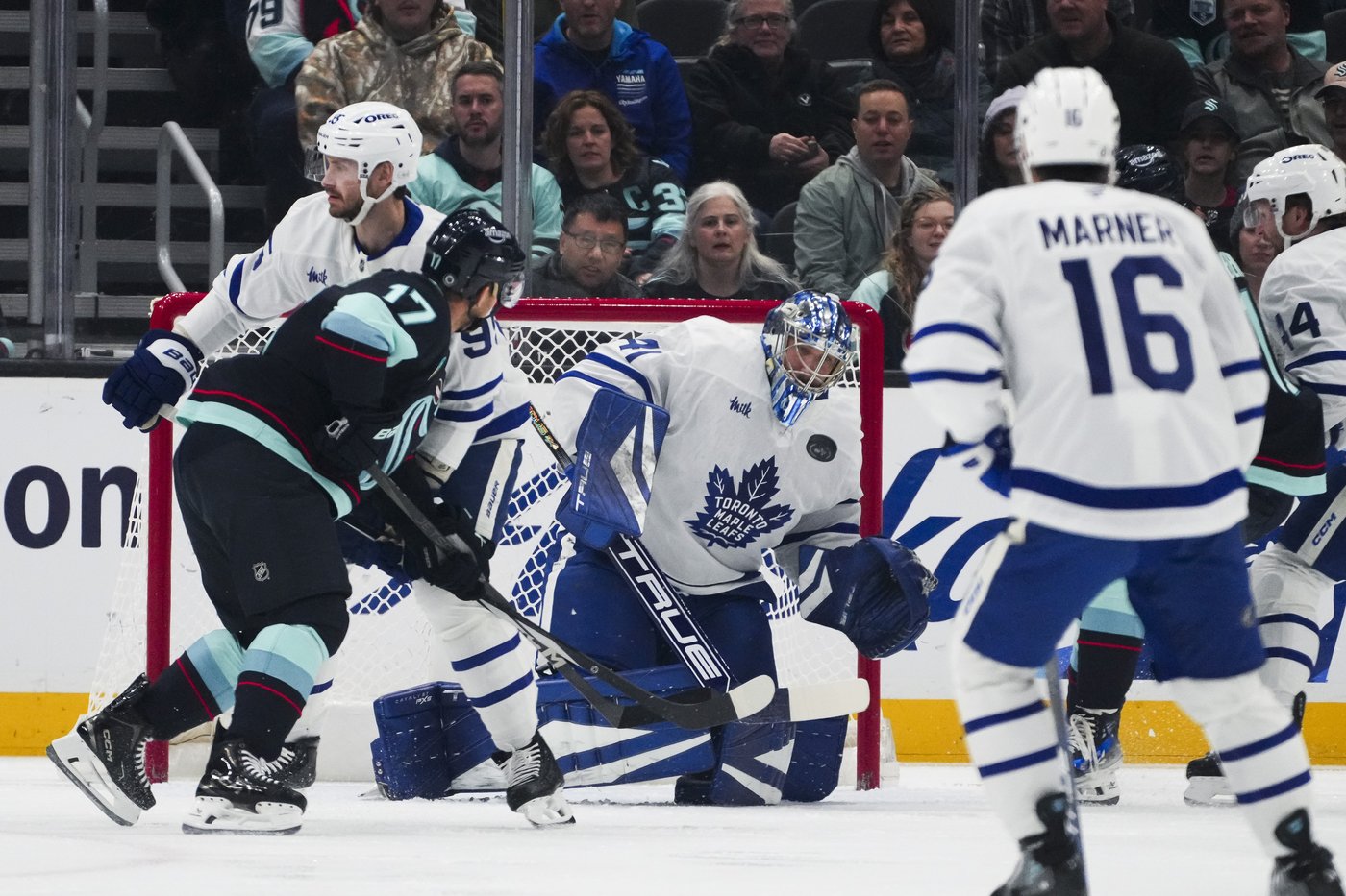Stolarz makes 27 saves to help Maple Leafs beat Kraken 3-1 | iNFOnews.ca