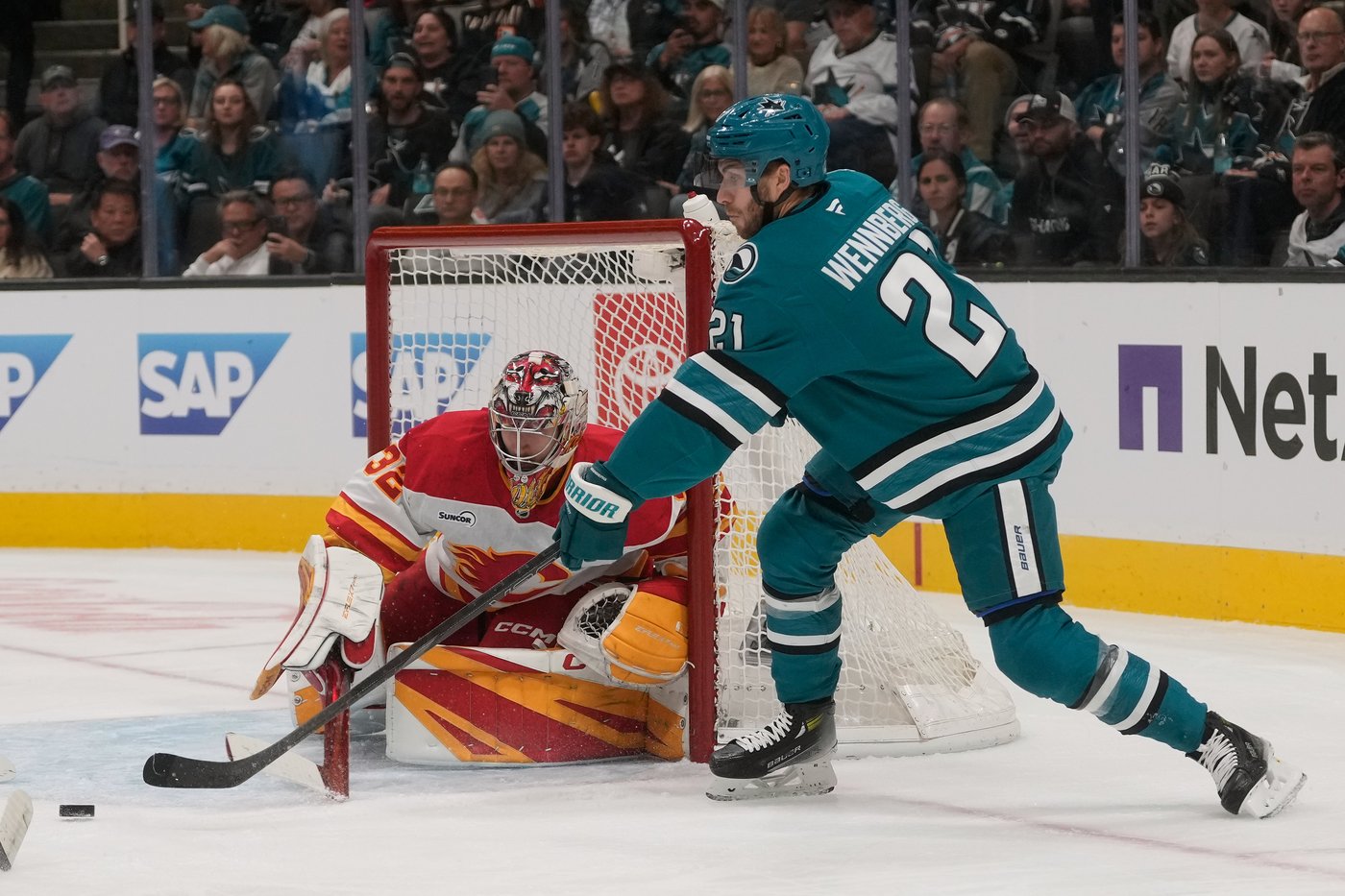 Nazem Kadri scores 2 goals to lead the Flames to a 4-1 win over the Sharks | iNFOnews.ca Nazem Kadri scores 2 goals to lead the Flames to a 4-1 win over the Sharks | iNFOnews.ca