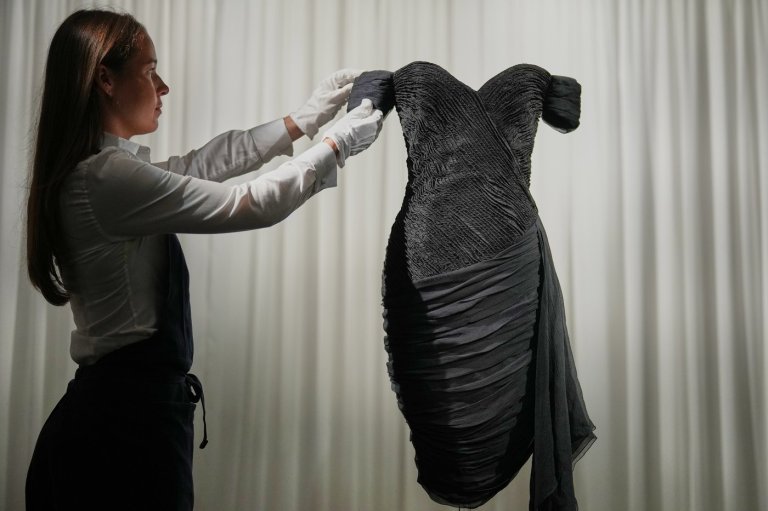Back in black: Princess Diana's 'revenge dress' goes on show ahead of Sotheby's auction | iNFOnews.ca