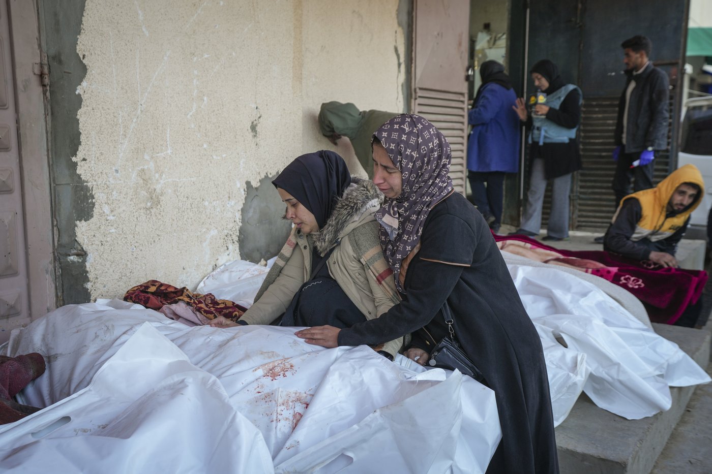At least 30 people killed by Israeli strikes in Gaza as stalled ceasefire talks set to resume | iNFOnews.ca