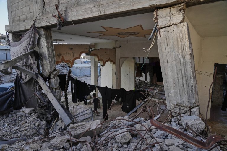 Fatal building collapse highlights dangers plaguing Gaza nearly a year after ceasefire | iNFOnews.ca