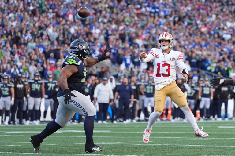 Brock Purdy leads 2 late scoring drives to deliver a 32-29 win for the 49ers over the Seahawks | iNFOnews.ca