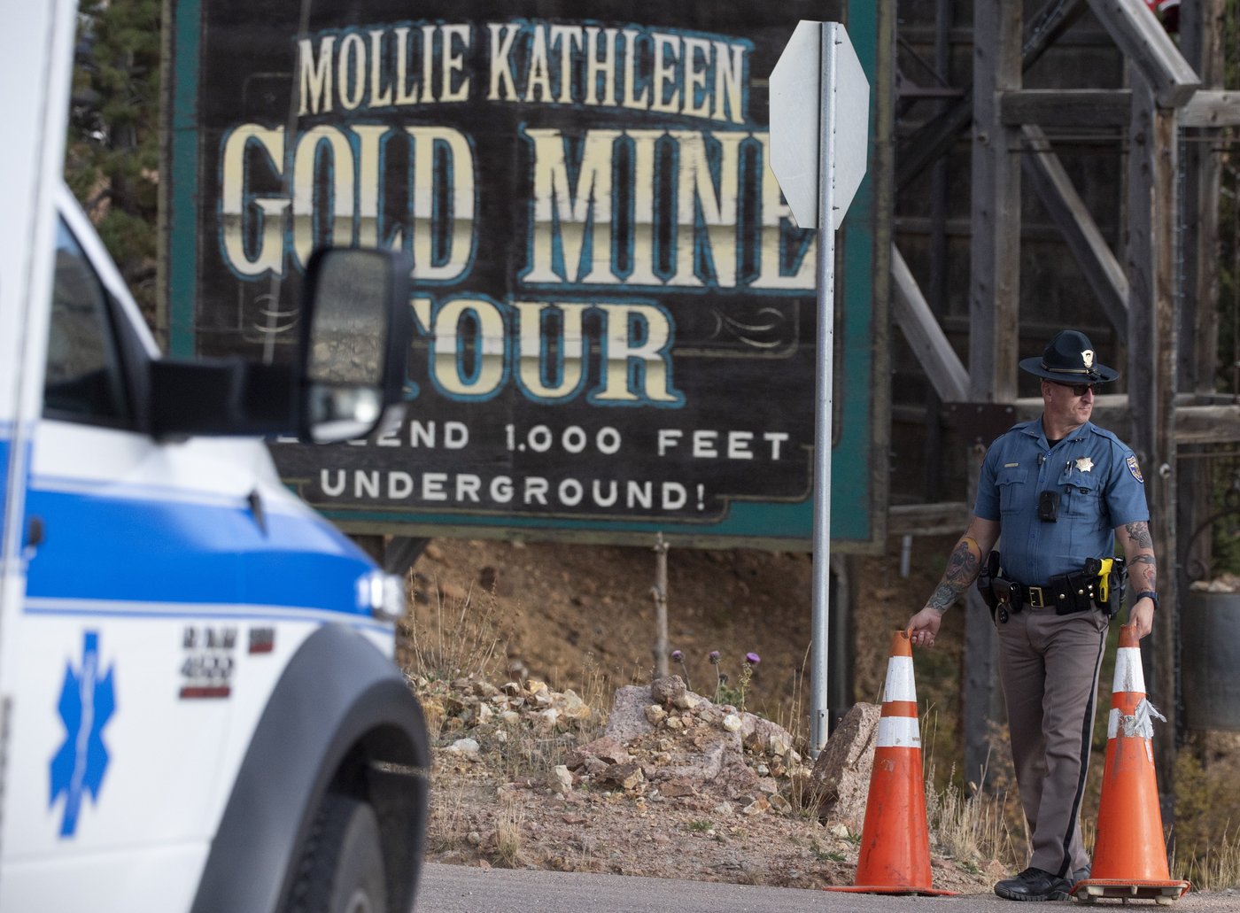 Tour guide at former Colorado gold mine fell out of elevator after apparently not latching door | iNFOnews.ca