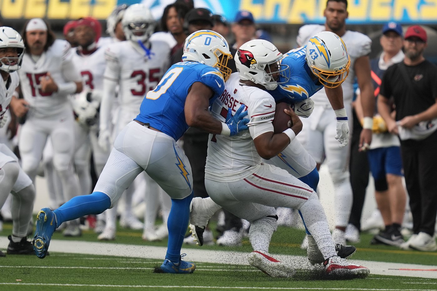 Chargers' defense struggles in first outing under new coordinator Chris O'Leary | iNFOnews.ca Chargers' defense struggles in first outing under new coordinator Chris O'Leary | iNFOnews.ca