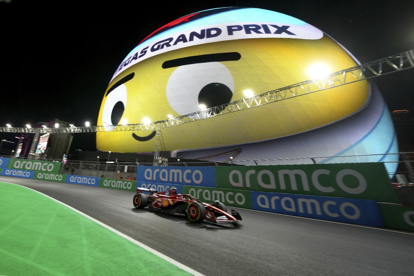 Red Bull makes mistake with rear wing in Las Vegas that could stall Verstappen's title chances | iNFOnews.ca