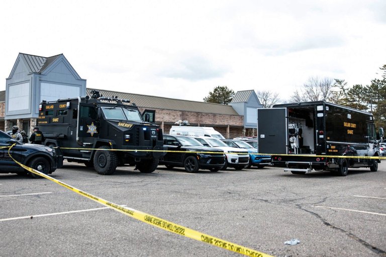 Armed man rammed vehicle into Michigan synagogue and was fatally shot by security, AP source says | iNFOnews.ca