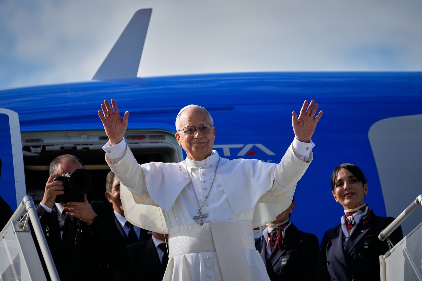 The Latest: Pope Leo ends first foreign trip with silent prayer at Beirut blast site, Mass at port | iNFOnews.ca