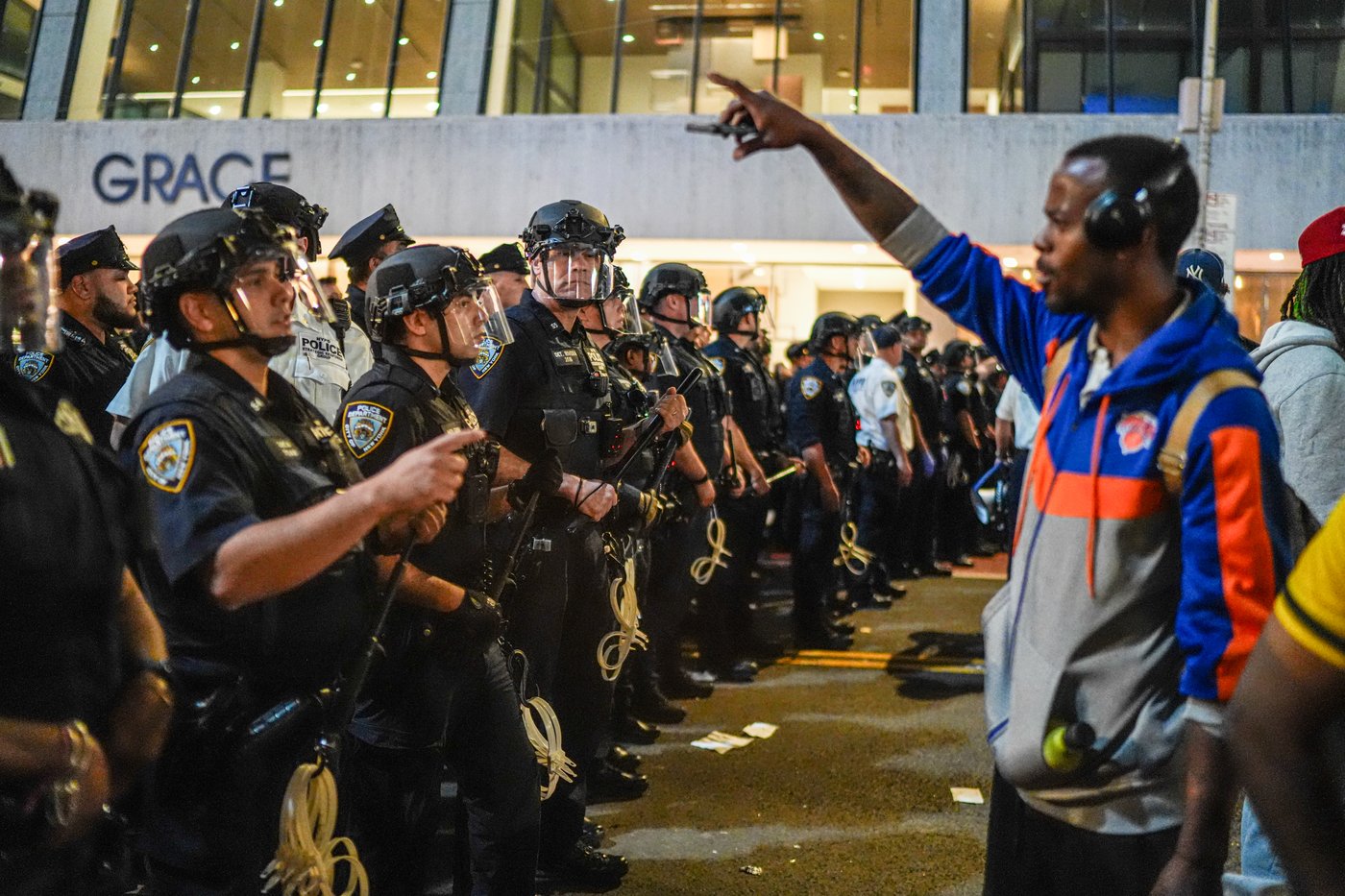 A 'rowdy' Knicks watch party ends with 21 in custody and 5 officers injured | iNFOnews.ca