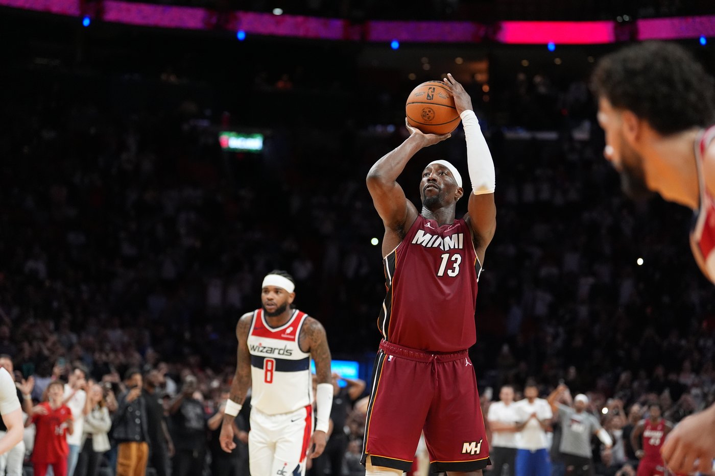 Heat celebrate Adebayo with $83 jerseys, 83-cent food specials and more. His encore game: 21 points | iNFOnews.ca