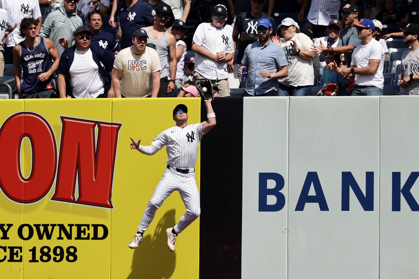 McMahon hits go-ahead RBI single in 7th as Yankees beat Guardians 2-1 to avoid 3-game sweep | iNFOnews.ca