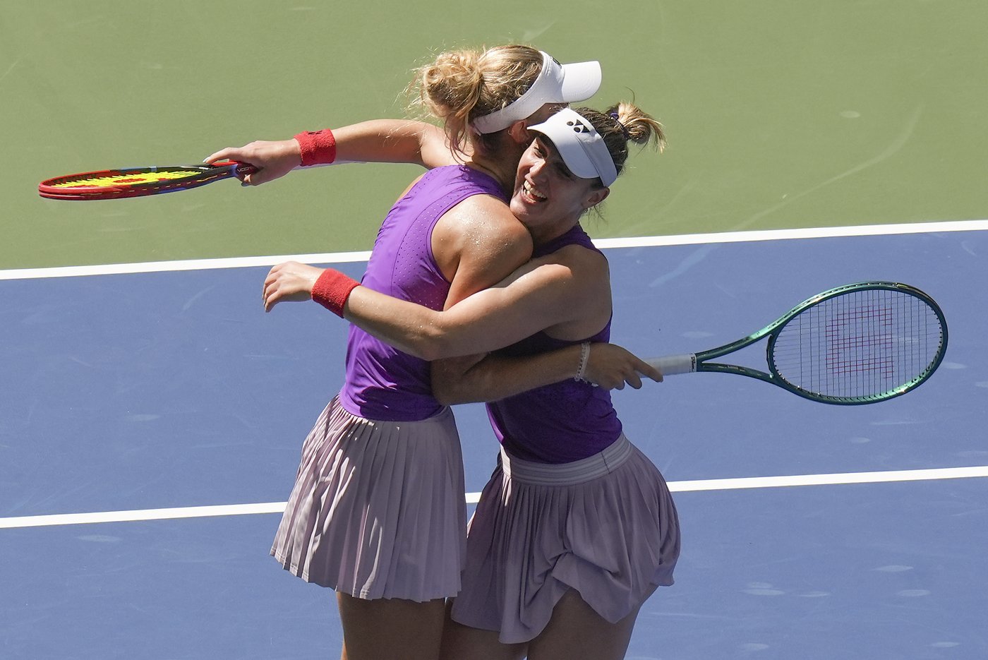 Canada's Dabrowski and Routliffe win U.S. Open women's doubles title | iNFOnews.ca