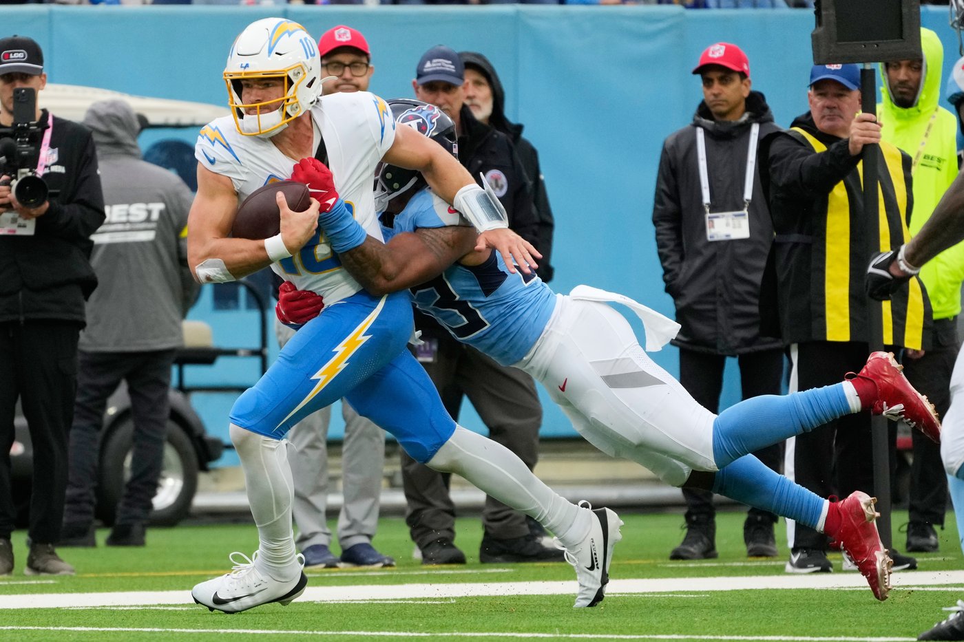Chargers' season at risk as injuries turn offensive line from strength to weakness | iNFOnews.ca