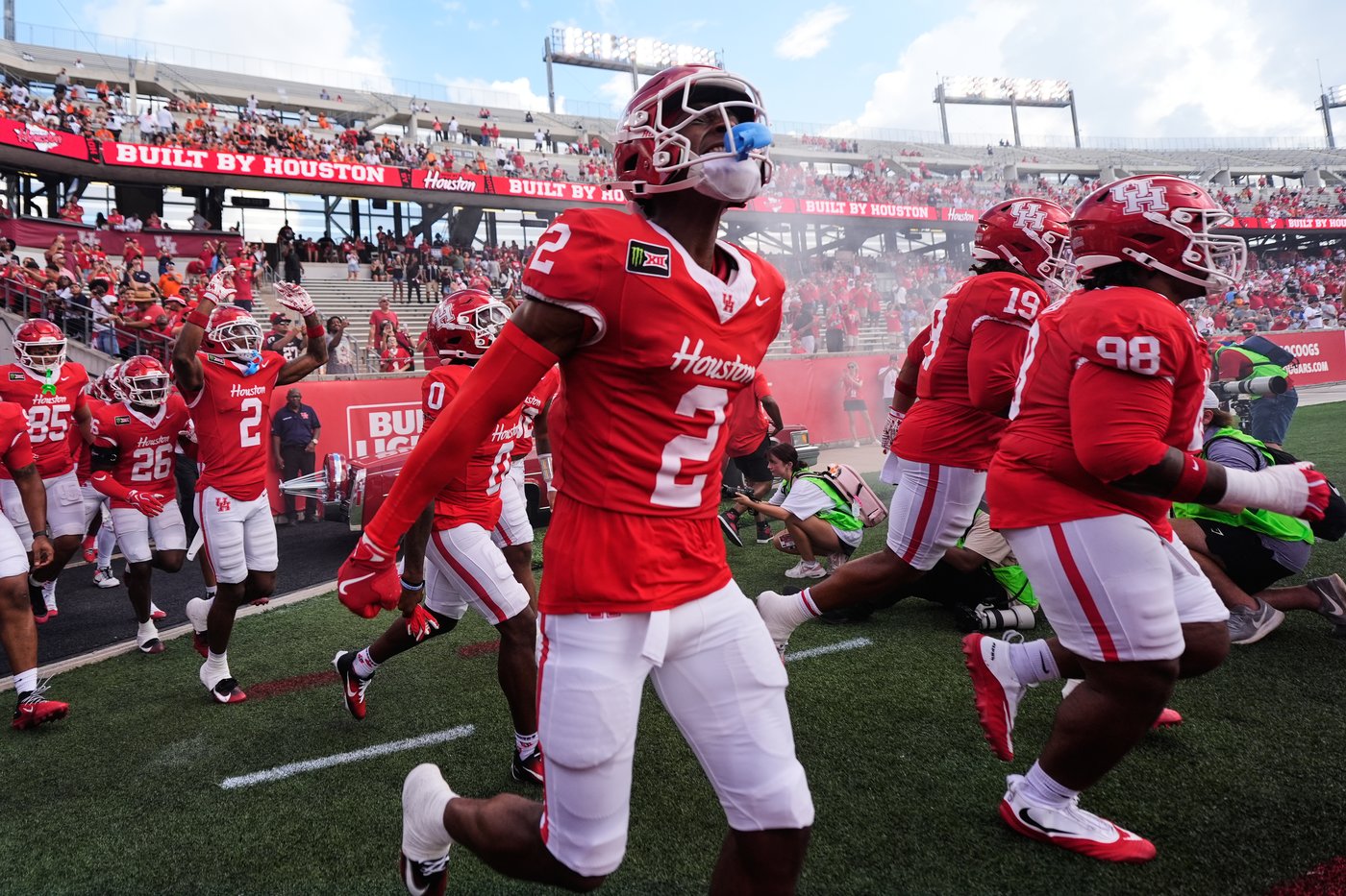 Weigman throws for 305 yards and leads No. 23 Houston to a 33-20 win over Oregon State | iNFOnews.ca