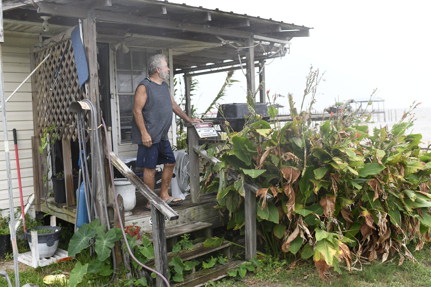 Isaias makes landfall as hurricane, hammering US Gulf Coast with powerful winds, dangerous flooding | iNFOnews.ca