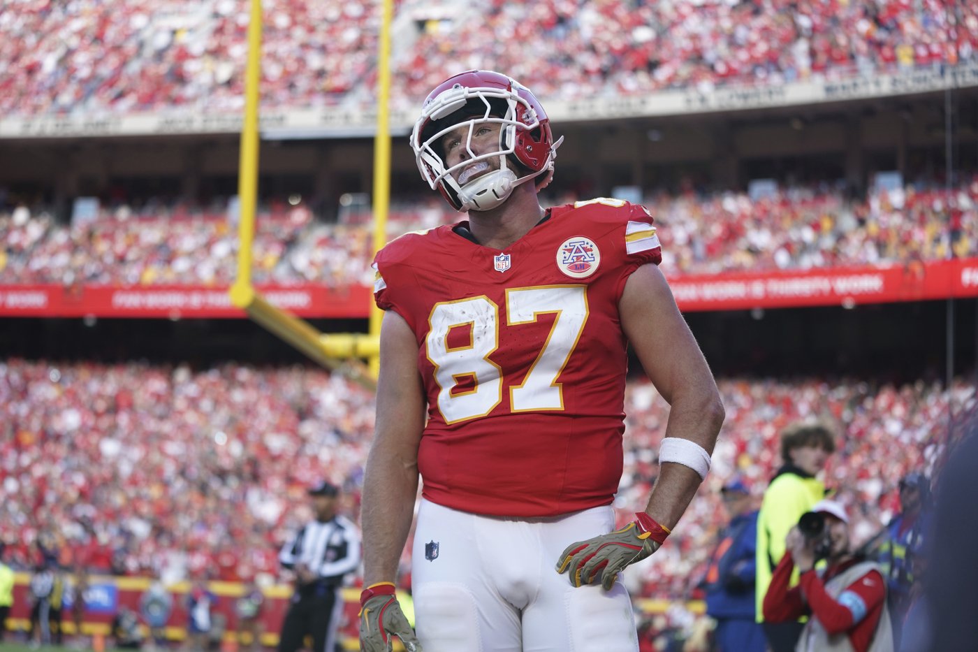 Chiefs block Broncos' potential winner as time expires, hold on for 16-14 win to remain perfect | iNFOnews.ca