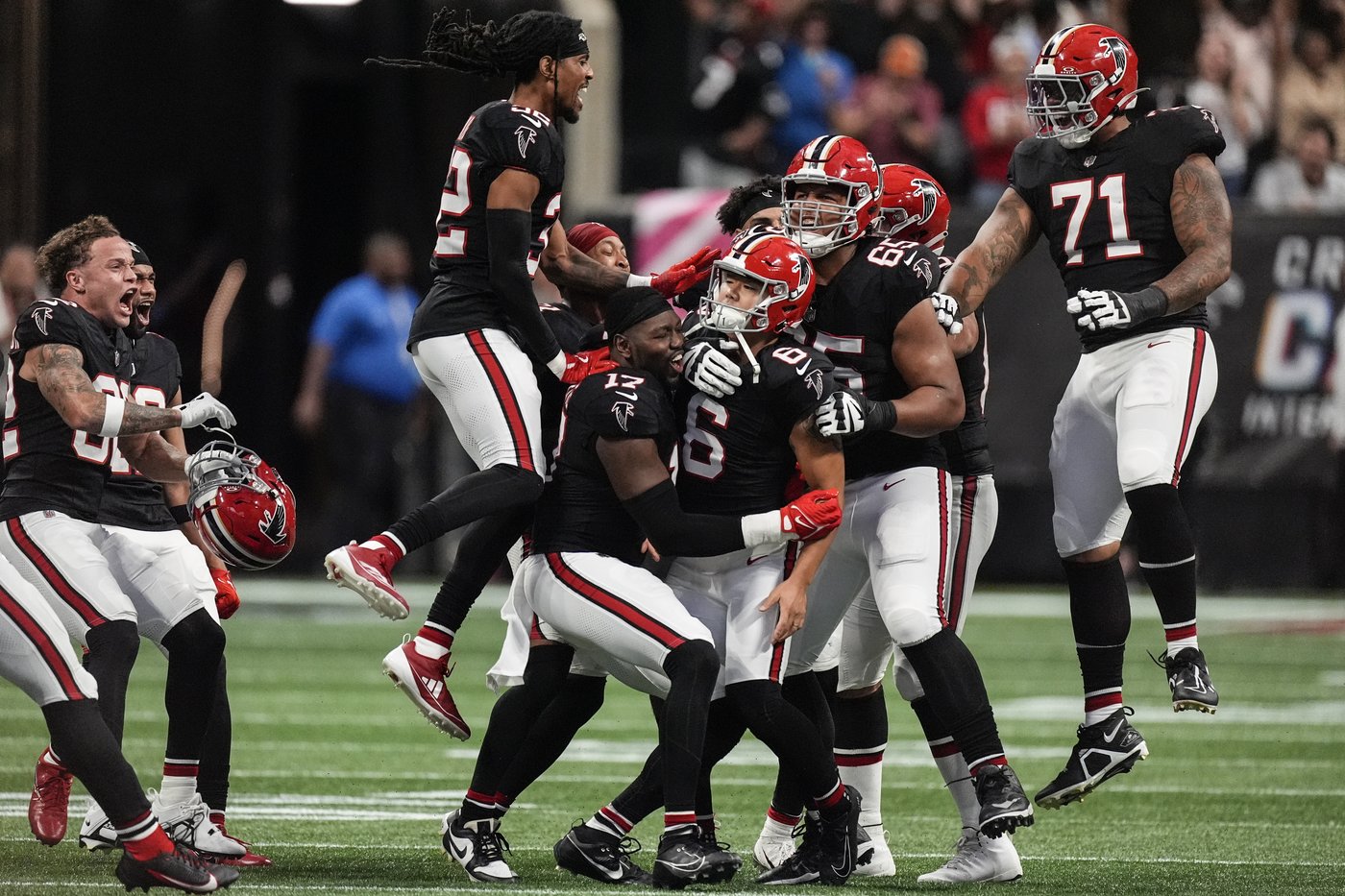 Younghoe Koo's 58-yard field goal with 2 seconds left gives Falcons 26-24 win over Saints | iNFOnews.ca