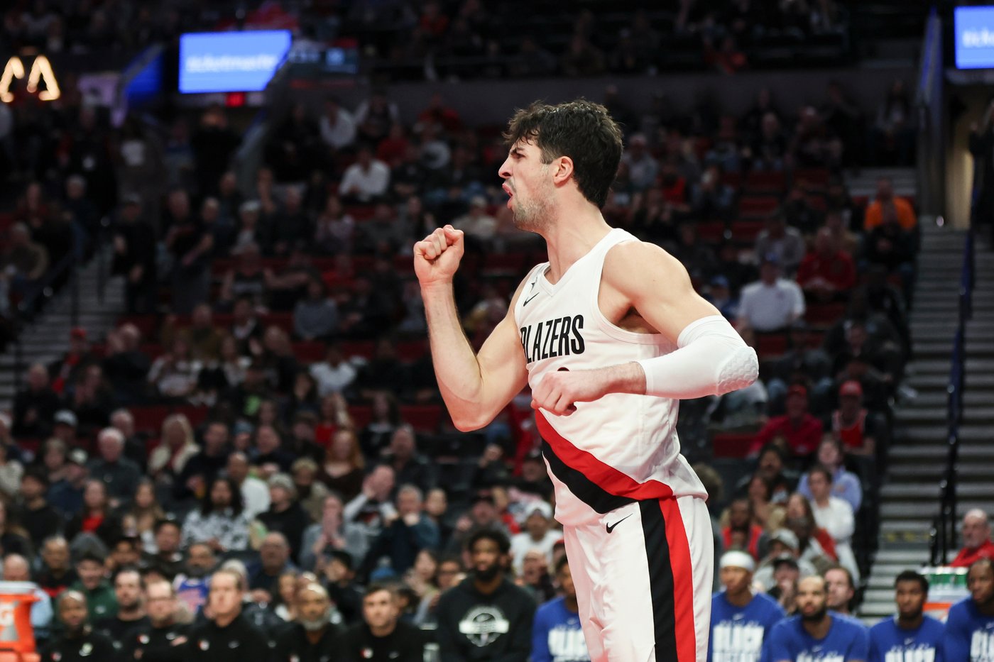 Camara has a career night and the Trail Blazers use a 49-point third quarter to top 76ers 135-118 | iNFOnews.ca Camara has a career night and the Trail Blazers use a 49-point third quarter to top 76ers 135-118 | iNFOnews.ca