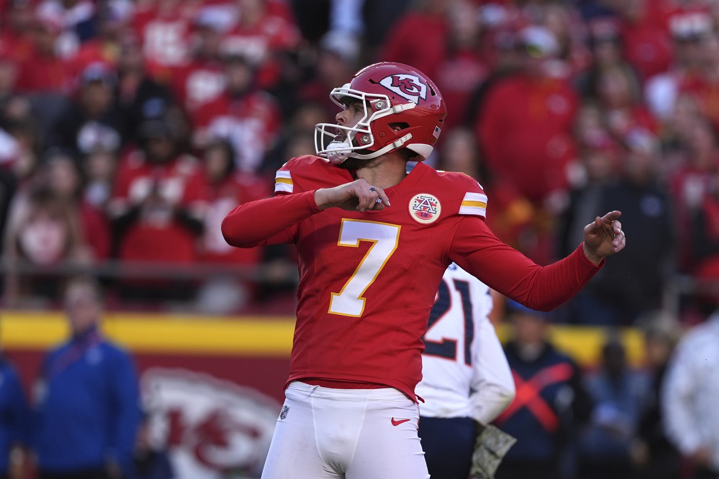 Chiefs K Harrison Butker has meniscus surgery in left, non-kicking knee, could be back this season | iNFOnews.ca