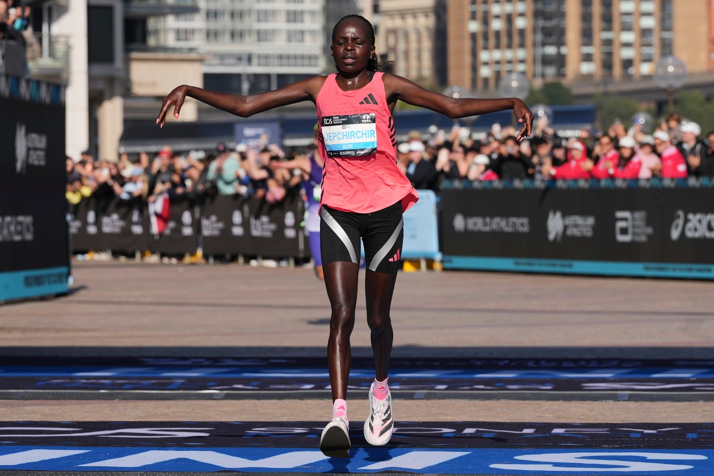 Ethiopia’s Addisu Gobena storms to a Sydney Marathon record | iNFOnews.ca