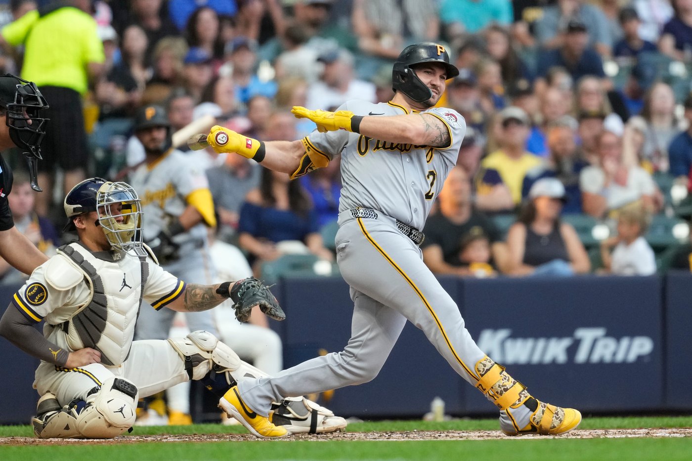 Horwitz drives in 3 runs, Pirates defeat Brewers for the 6th time in 7 games this season | iNFOnews.ca Horwitz drives in 3 runs, Pirates defeat Brewers for the 6th time in 7 games this season | iNFOnews.ca