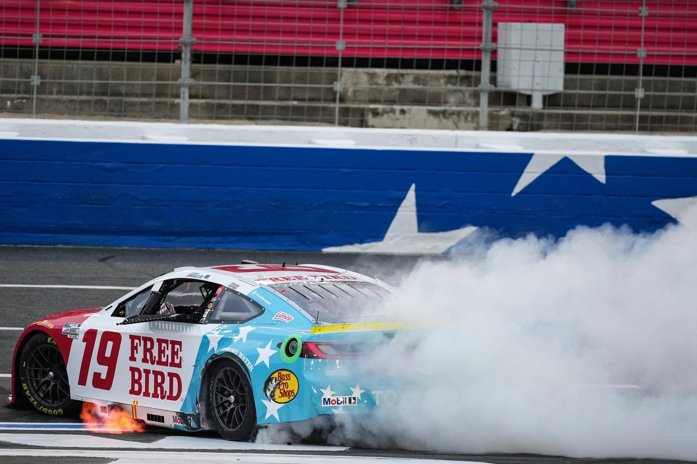 Chase Briscoe holds off teammate Christopher Bell in Charlotte to win 2nd straight playoff race | iNFOnews.ca Chase Briscoe holds off teammate Christopher Bell in Charlotte to win 2nd straight playoff race | iNFOnews.ca