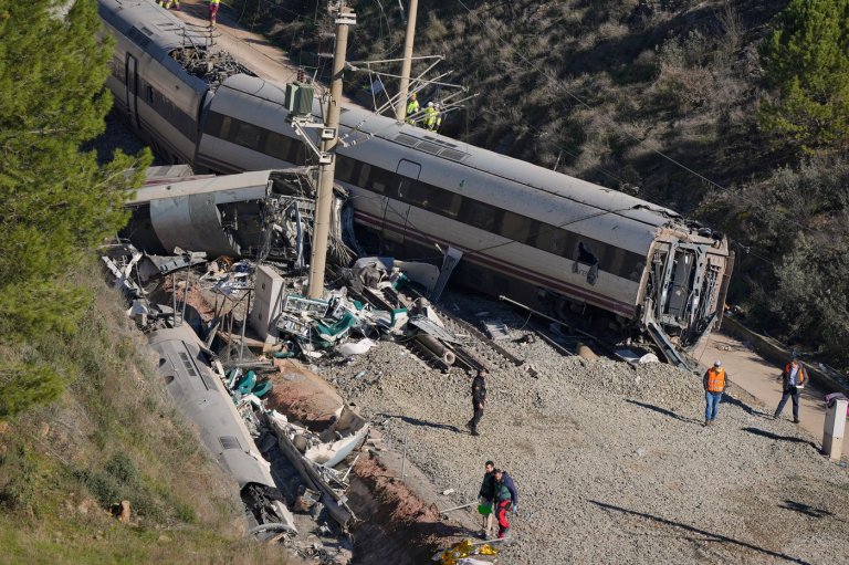 'The miracle': 6-year-old girl is the sole survivor of a family that perished in Spanish train wreck | iNFOnews.ca