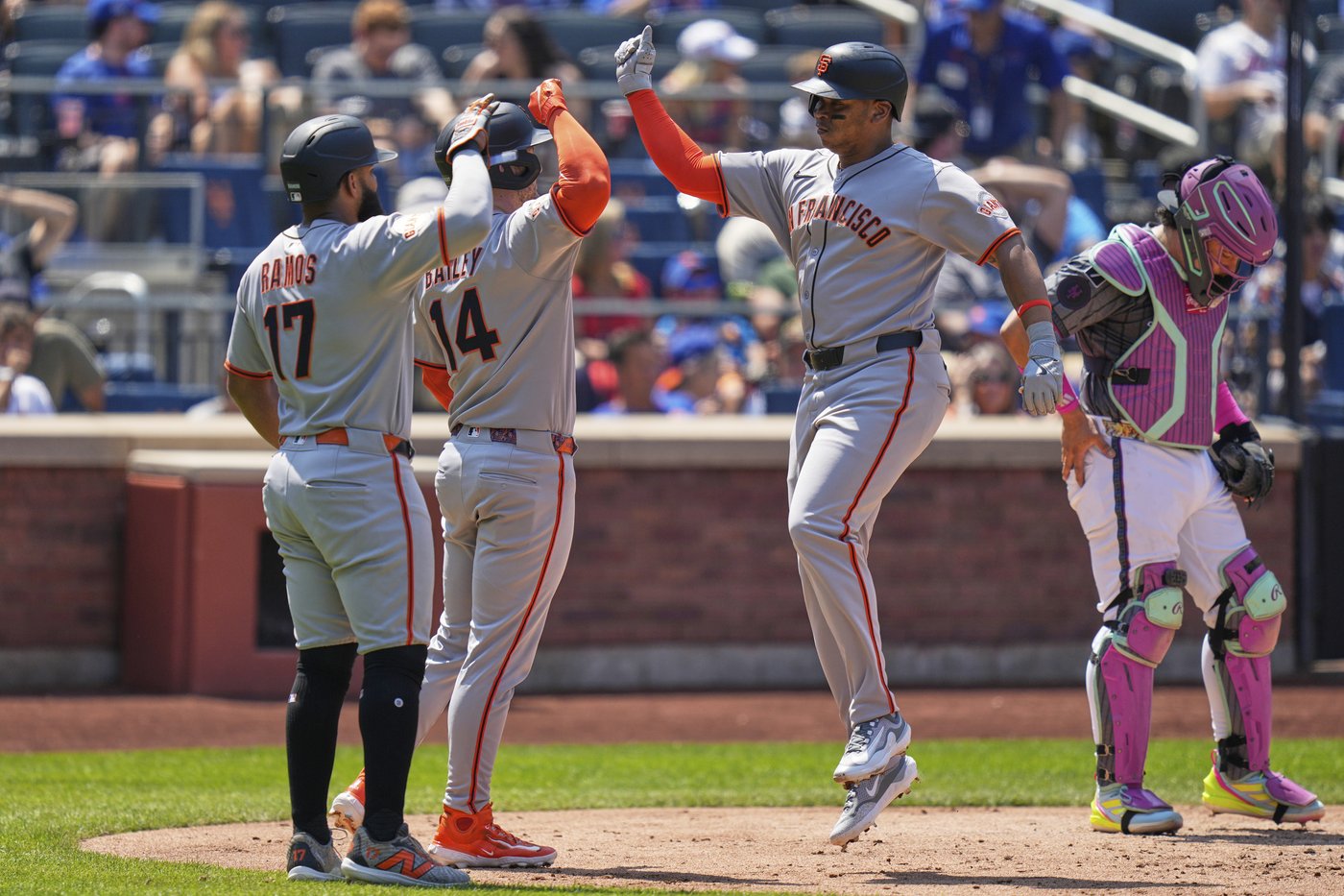 Devers homers to help the Giants rout the Mets 12-4 for a series victory | iNFOnews.ca