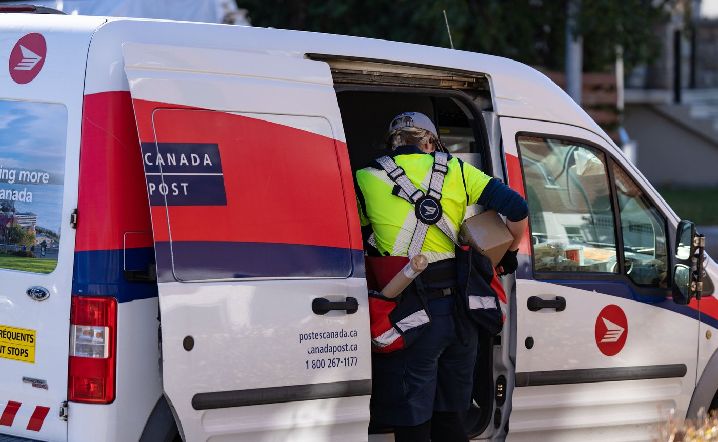 In the news today: Pressure up on feds to intervene in postal strike | iNFOnews.ca In the news today: Pressure up on feds to intervene in postal strike | iNFOnews.ca
