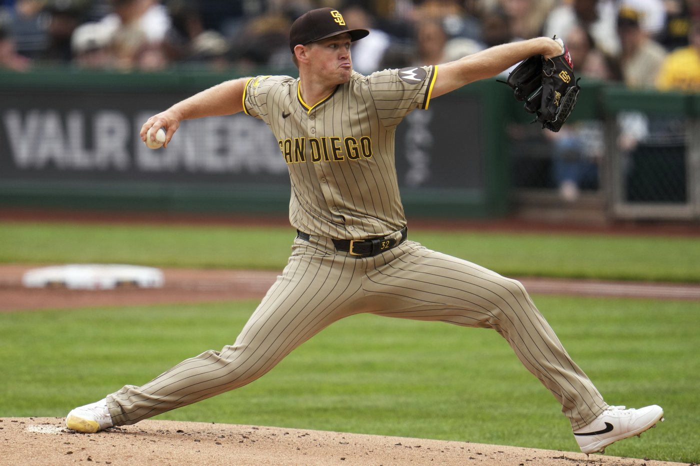 Stephen Kolek pitches into the 6th in first MLB start as Padres blank Pirates for 5th straight win | iNFOnews.ca