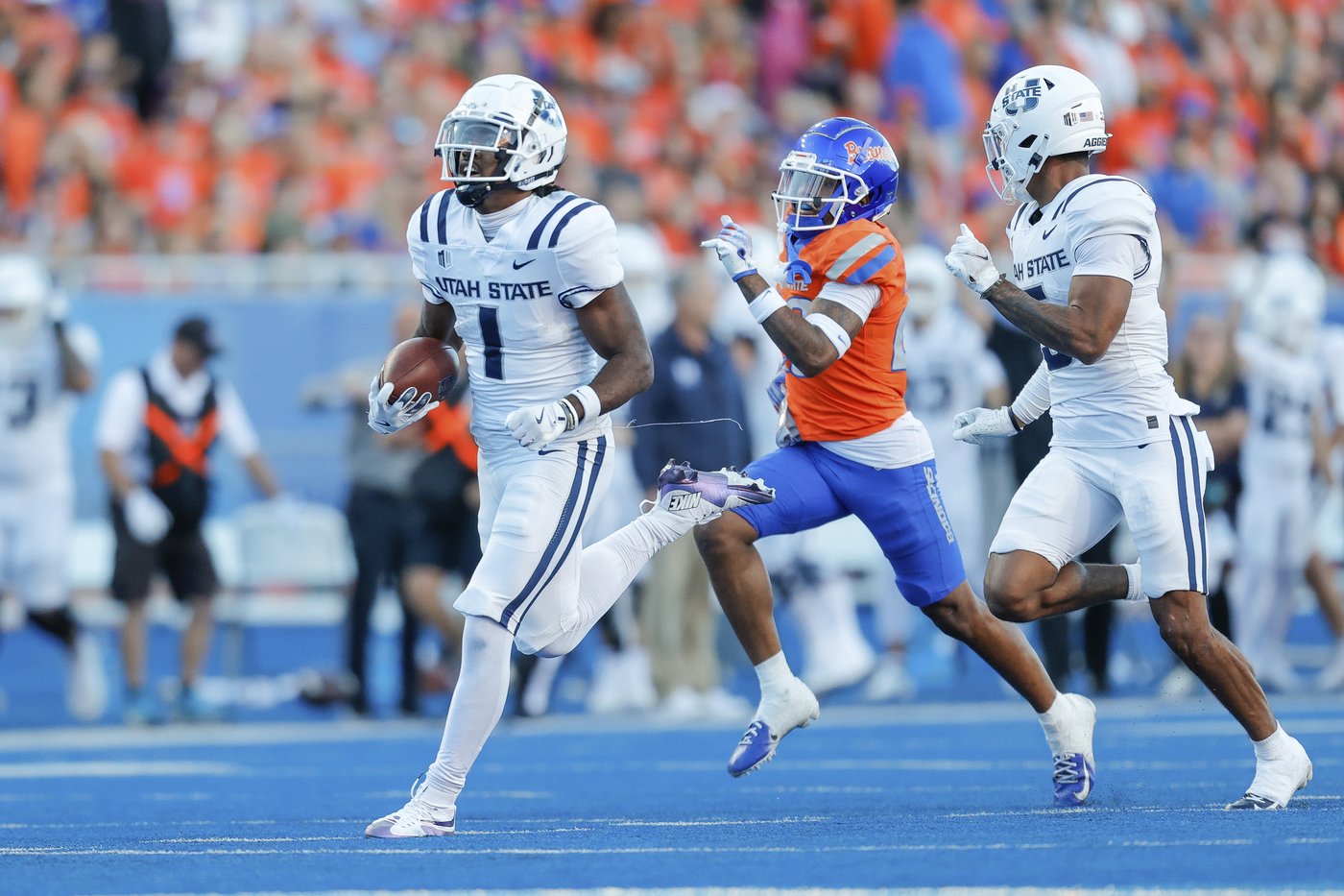 Ashton Jeanty, Maddux Madsen power No. 21 Boise State past Utah State, 62-30 | iNFOnews.ca Ashton Jeanty, Maddux Madsen power No. 21 Boise State past Utah State, 62-30 | iNFOnews.ca