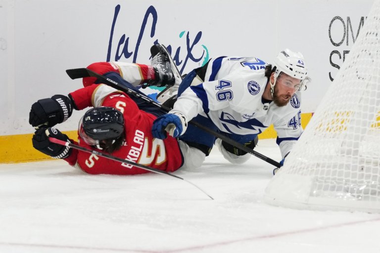 NHL suspends Tampa Bay's Scott Sabourin for 4 games after chaotic preseason finale | iNFOnews.ca