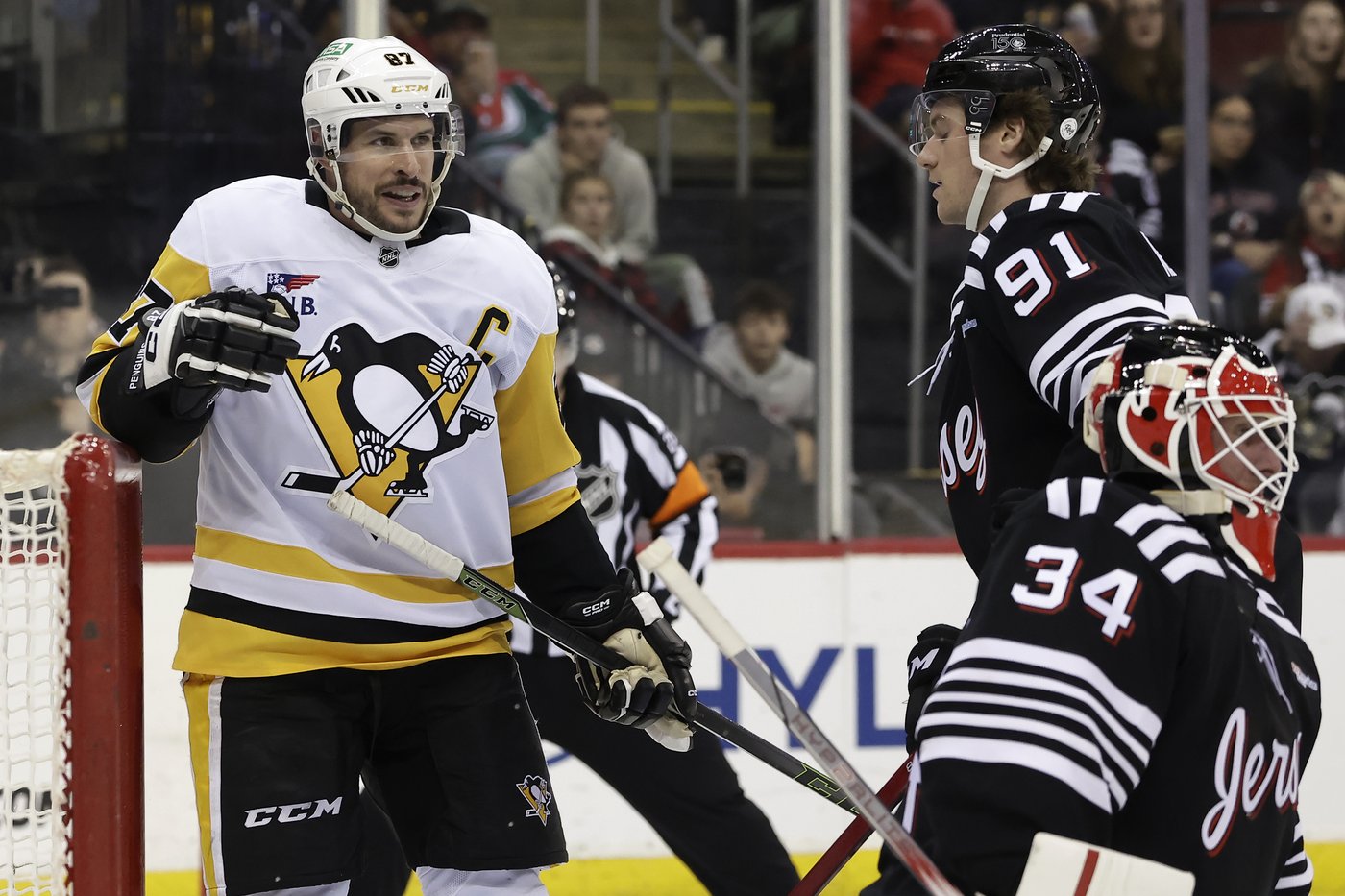 Crosby, Malkin help Penguins rally from 2 goals down to beat Devils 4-2 | iNFOnews.ca