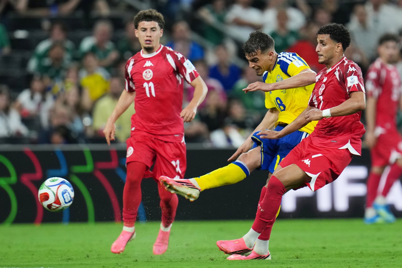 Sweden gets 2 goals from Yasin Ayari and pounds Tunisia 5-1 to move atop World Cup Group F | iNFOnews.ca Sweden gets 2 goals from Yasin Ayari and pounds Tunisia 5-1 to move atop World Cup Group F | iNFOnews.ca