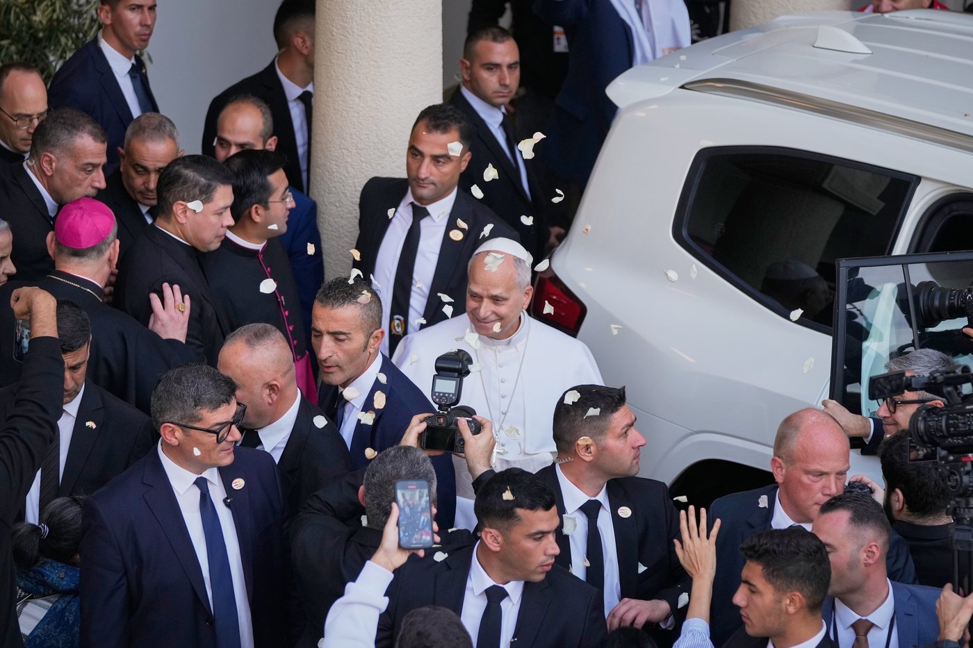 Pope Leo XIV sends message of support to southern Lebanon as he ends 1st foreign trip | iNFOnews.ca