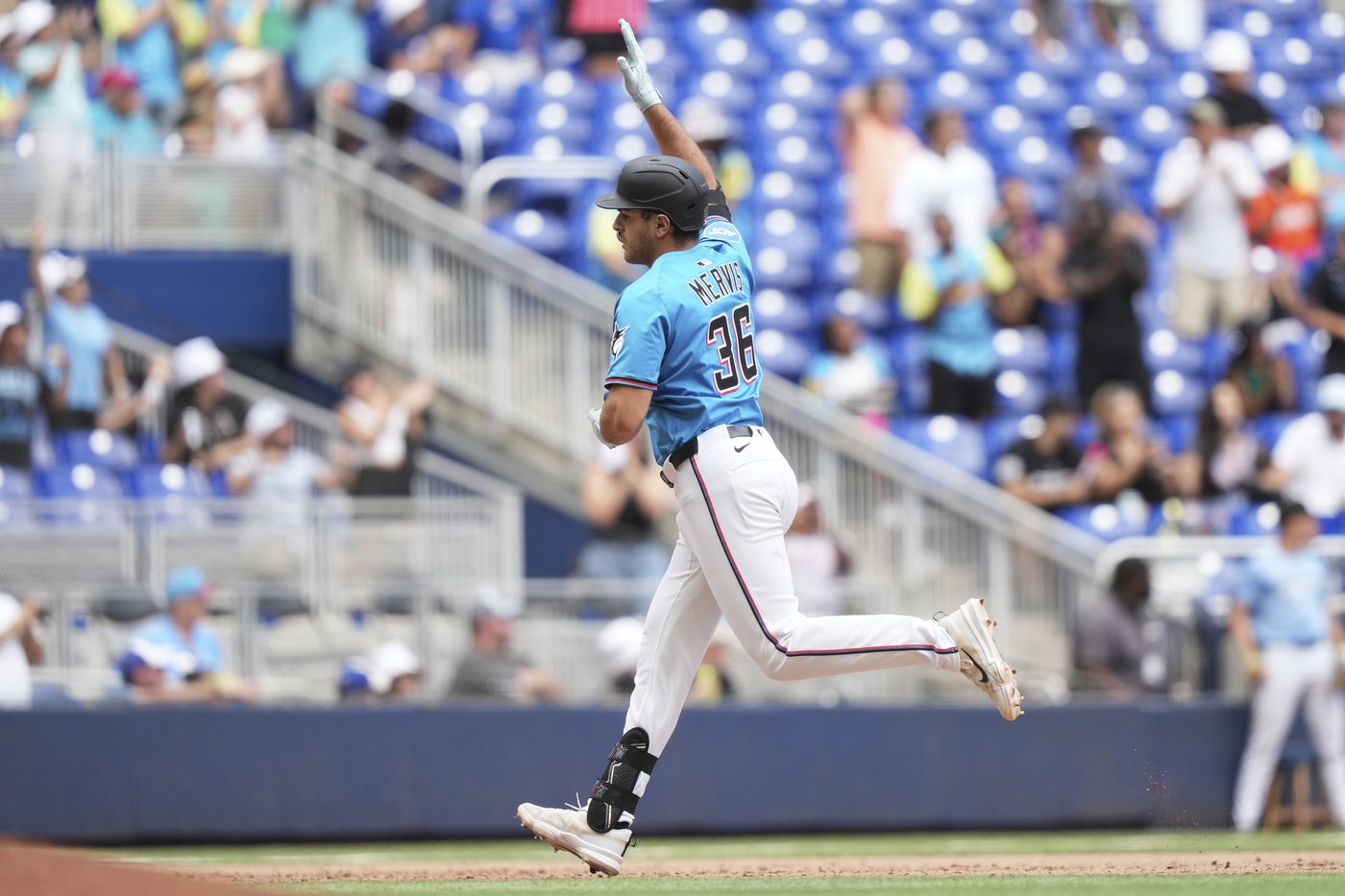 Matt Mervis hits a 3-run homer as the Marlins beat the Nationals 11-4 | iNFOnews.ca