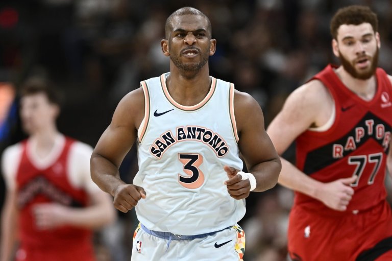 Report: Raptors avoid luxury tax with three-team deal for veteran guard Chris Paul | iNFOnews.ca