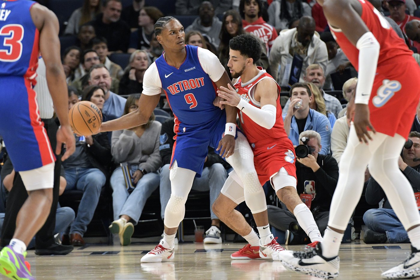 Smart scores 25, leads Grizzlies to 131-111 win over Pistons | iNFOnews.ca