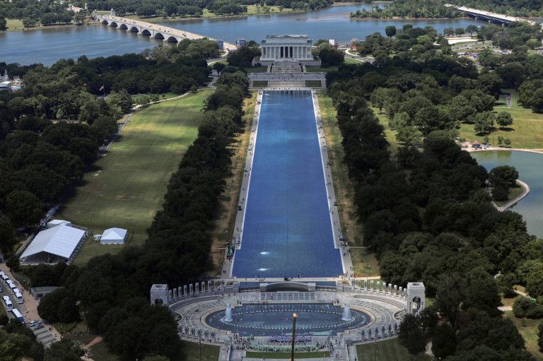 Reflecting Pool liner was cut with a sharp knife or razor, National Park Service says | iNFOnews.ca